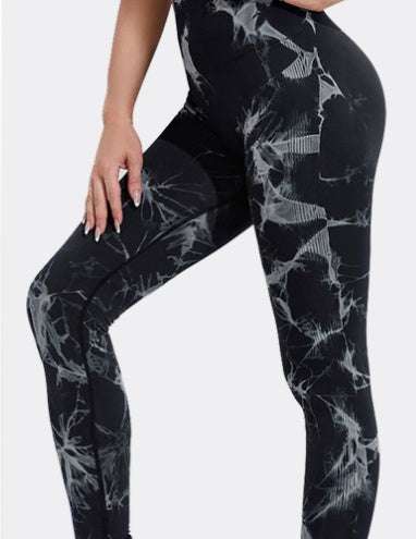 Seamless tie dye leggings for women in black and white, perfect for yoga and fitness.