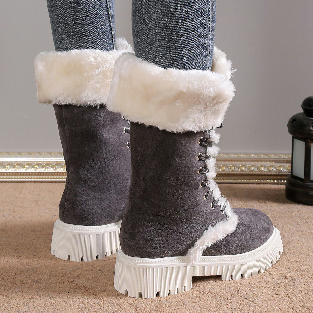 Women's winter lace-up snow boots with mid-tube fleece and chunky heels in gray suede
