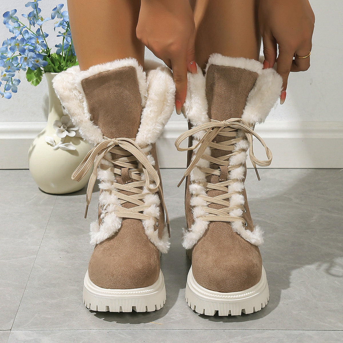 Women's winter lace-up snow boots with mid-tube fleece and chunky heels in beige suede