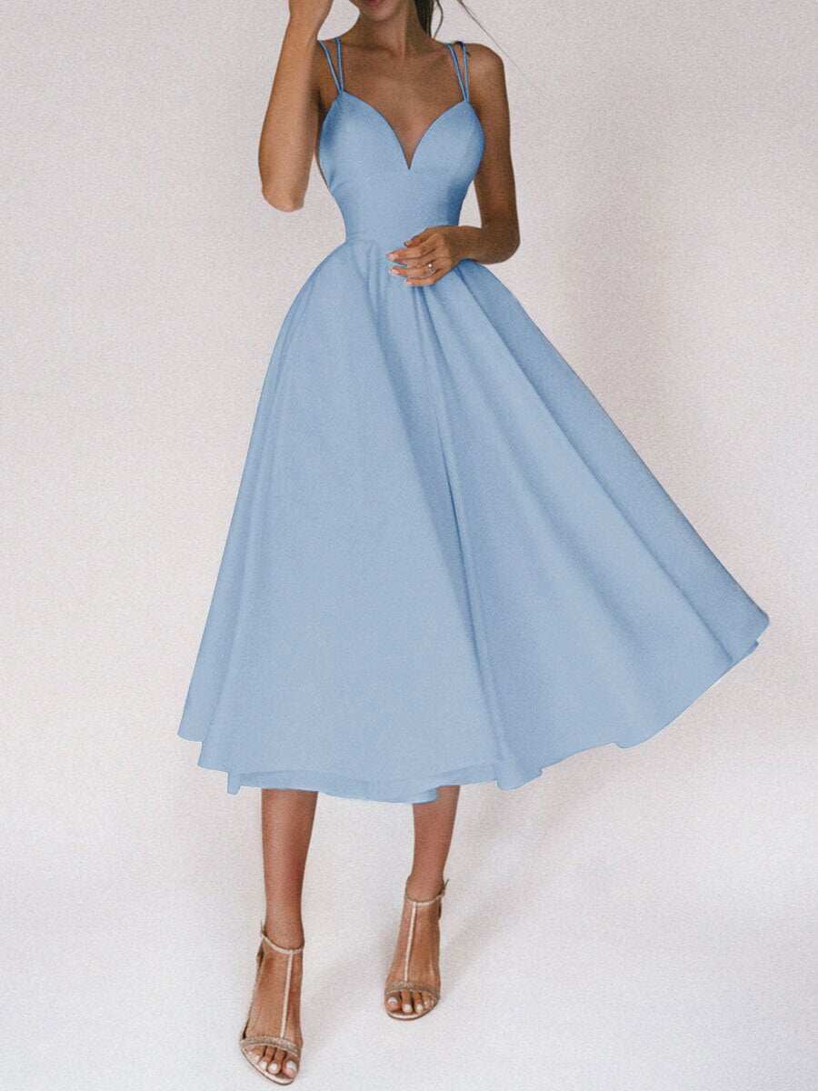 Sexy V-neck suspender dress in light blue A-line style, elegant summer fashion for women