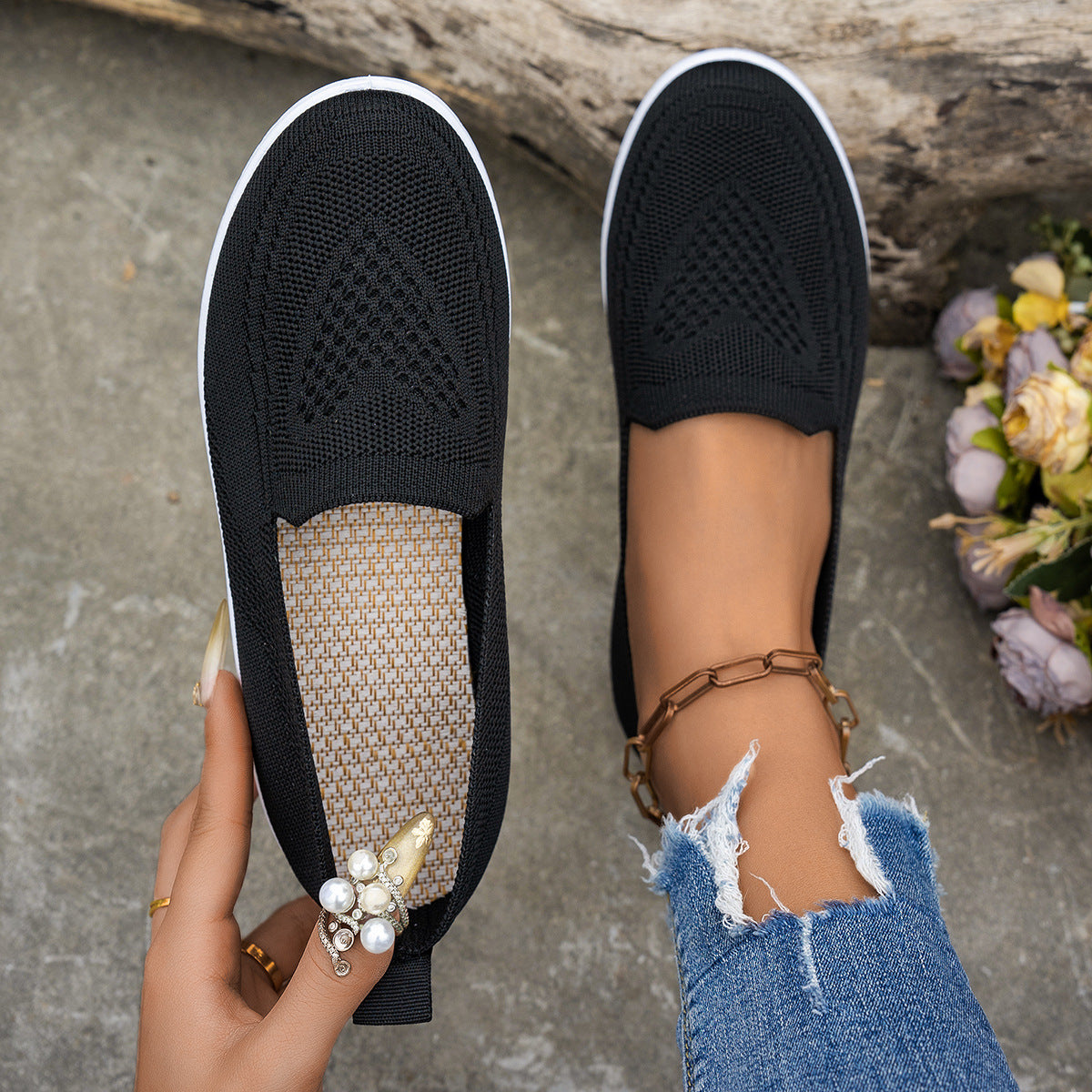 Black women's summer mesh casual slip-on shoes with flat low heel