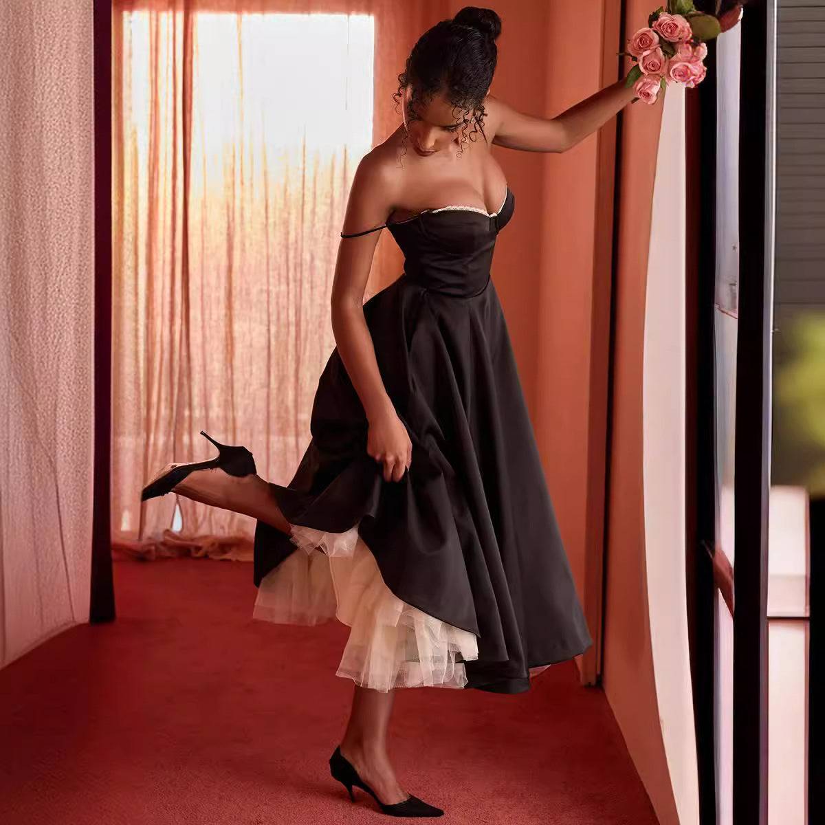 Women's V-neck brace sleeveless long black dress with puffy skirt and high waist design