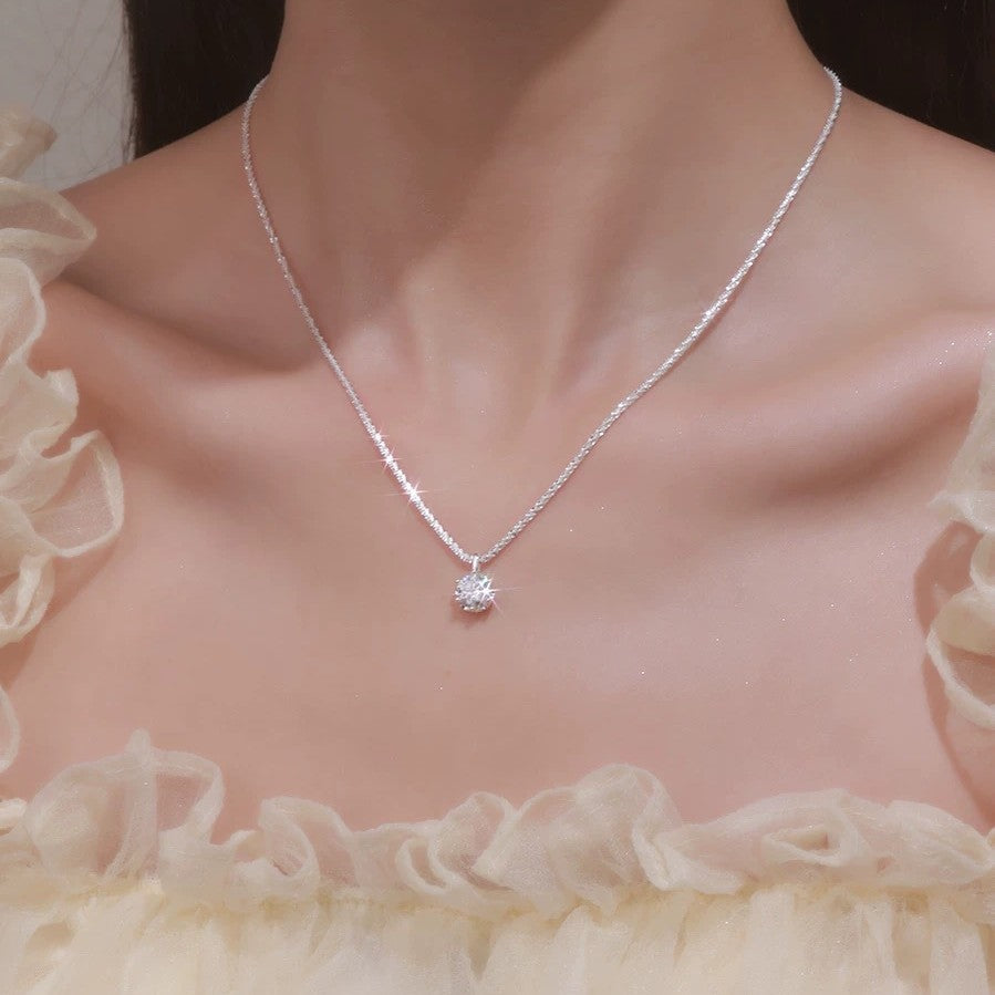Sparkling Starry Sky S925 silver necklace with white zircon pendant on clavicle