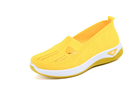 Yellow summer breathable mesh casual shoes for children with flat sole