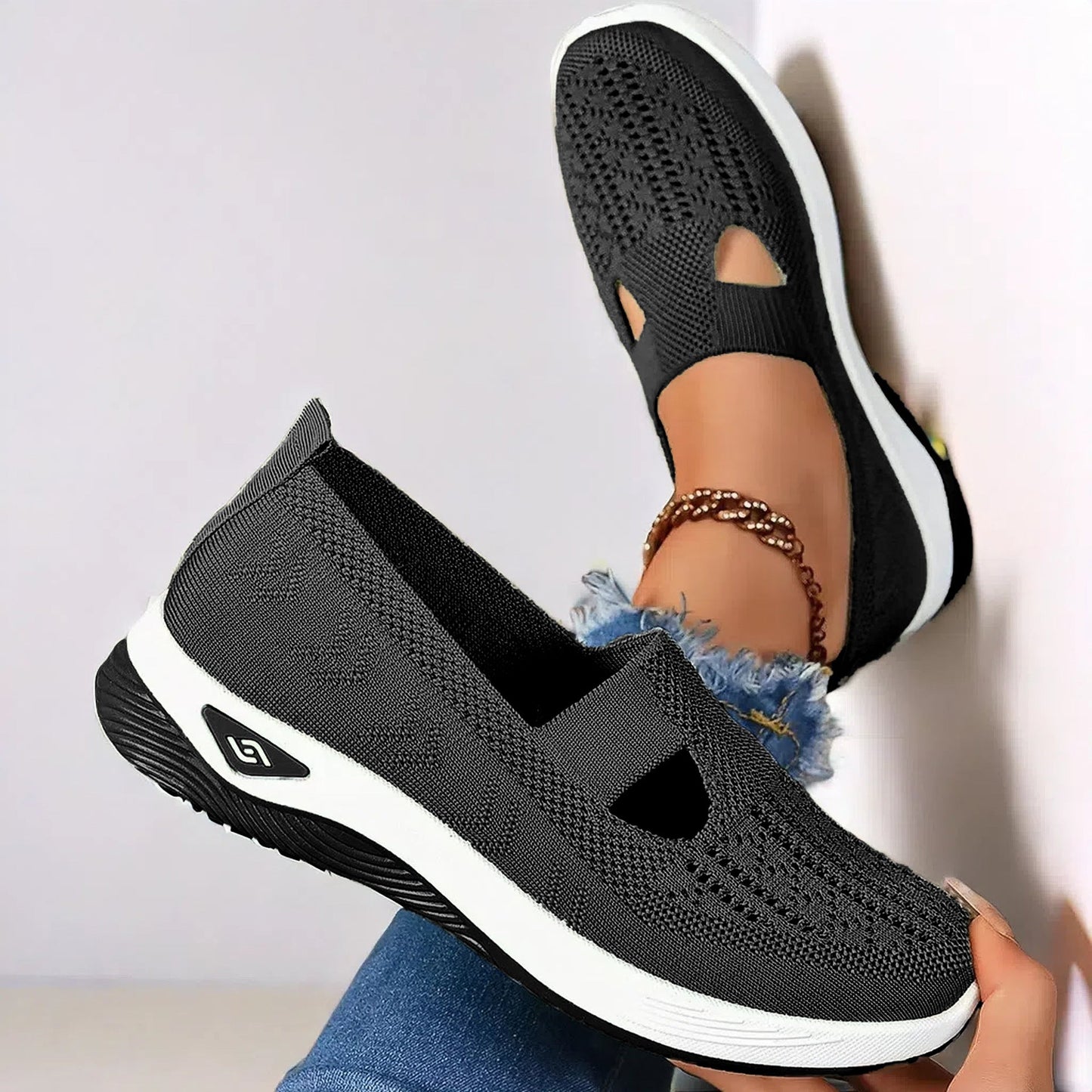 Black breathable mesh flats shoes for women with soft non-slip soles and casual style