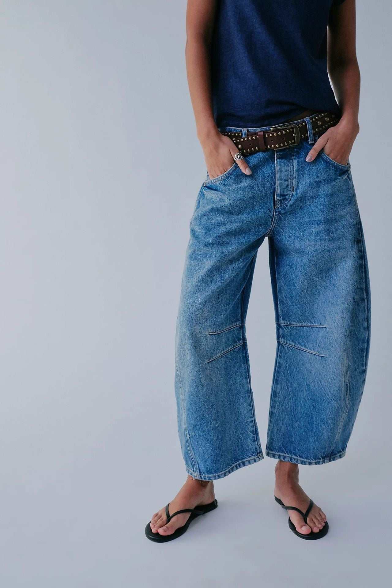 High stretch mid-rise wide leg loose fit casual women's denim jeans in blue