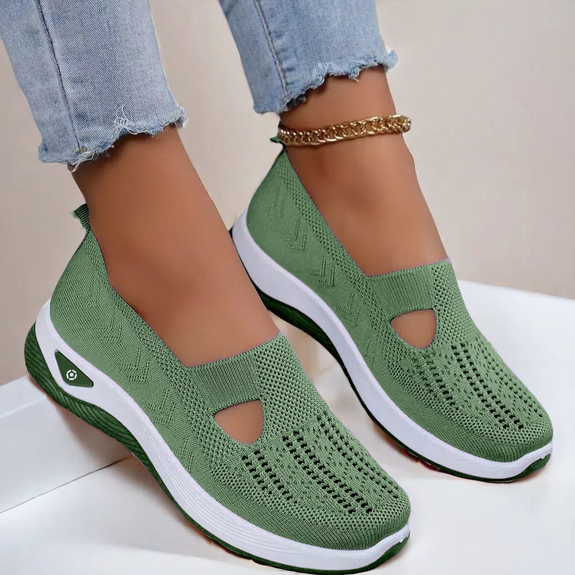 Women's green mesh flats shoes with breathable, non-slip soft sole and casual design
